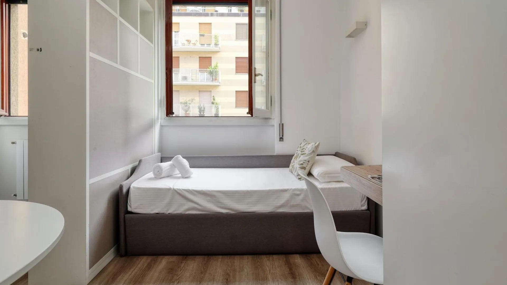 Joivy Lovely Studios Near Citylife Milan Italy