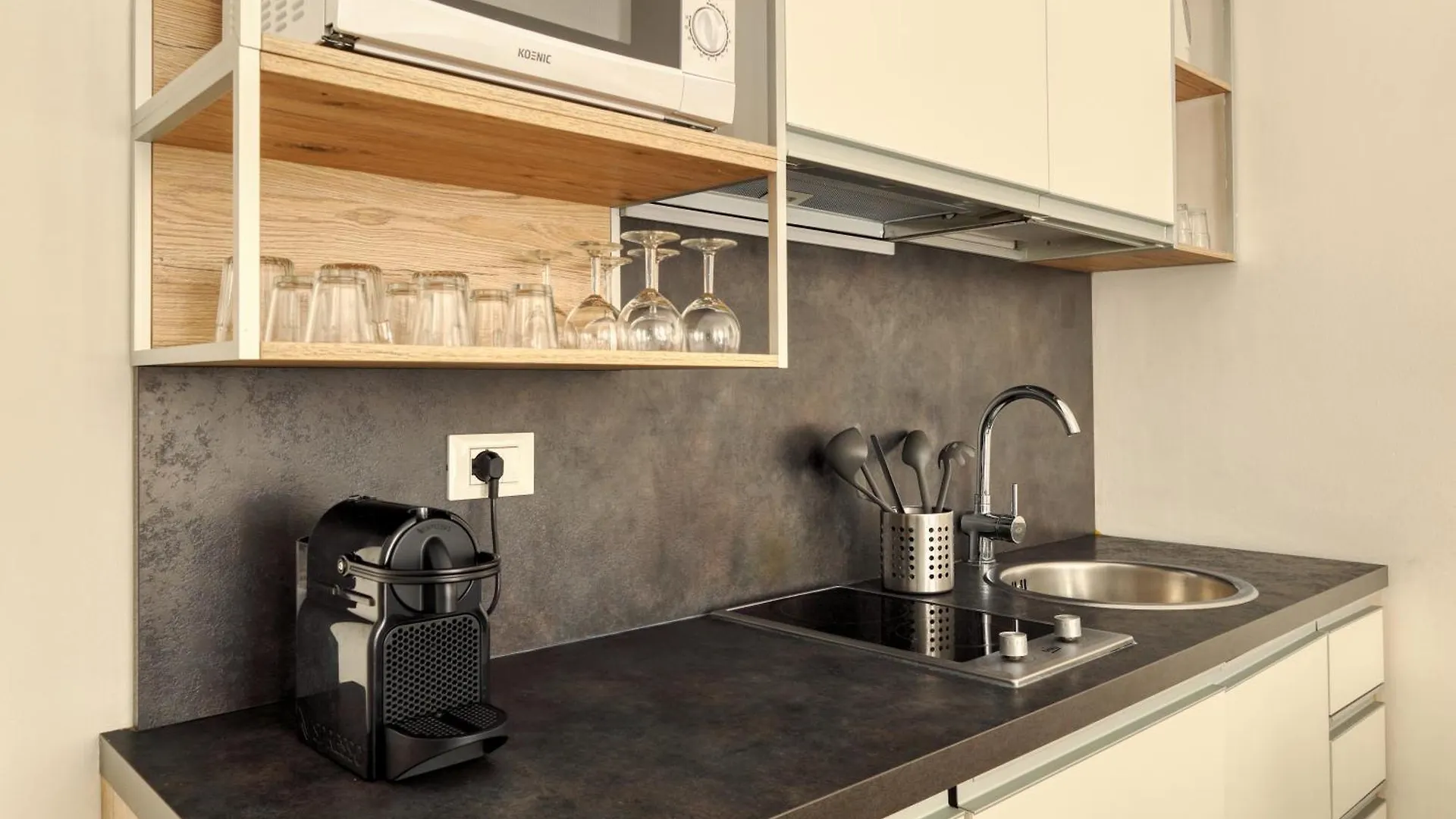Apartment Joivy Lovely Studios Near Citylife Milan Italy